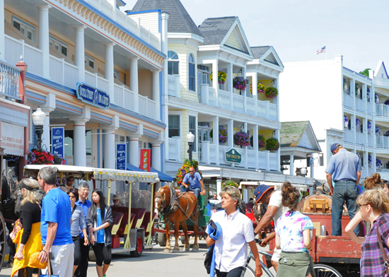 Mackinac Island Packages | Mackinac Island Hotels in St Ignace | Vacation to Mackinac Island